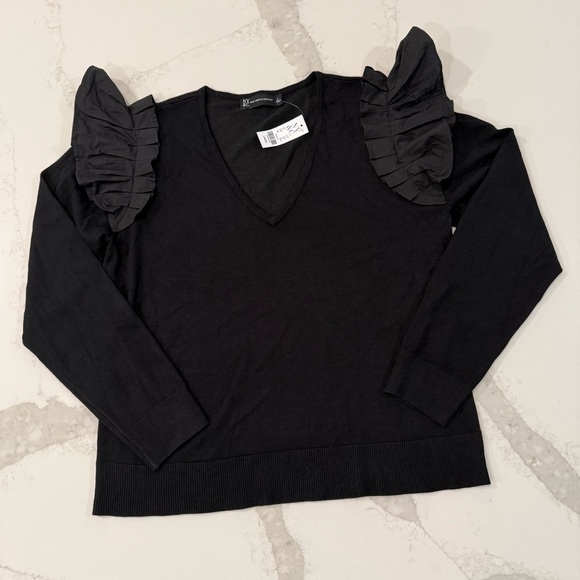 New York & Company Tops - New York & Company NWT Ruffle Shoulder Long Sleeve Top Womens Large Black Classy